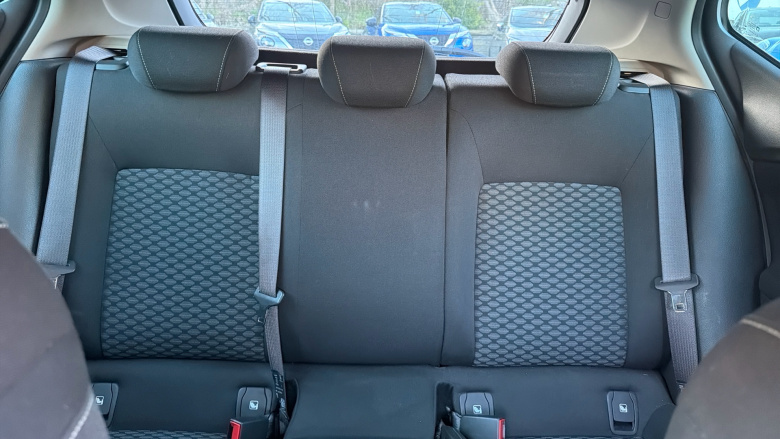 Vauxhall Astra 1.4i 16V Design 5dr Petrol Hatchback